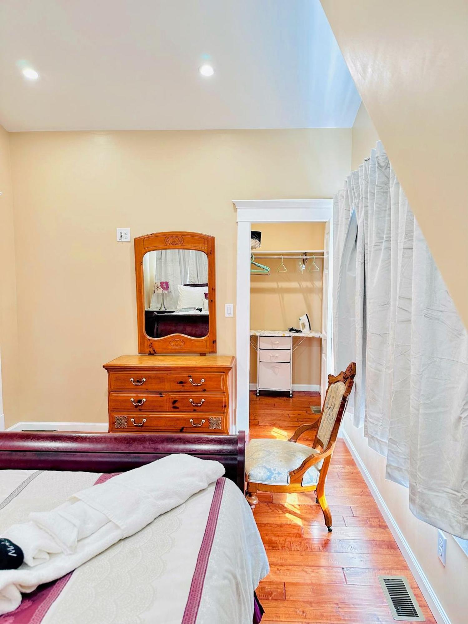 Delightful Dwelling Apartment Бъфало Екстериор снимка