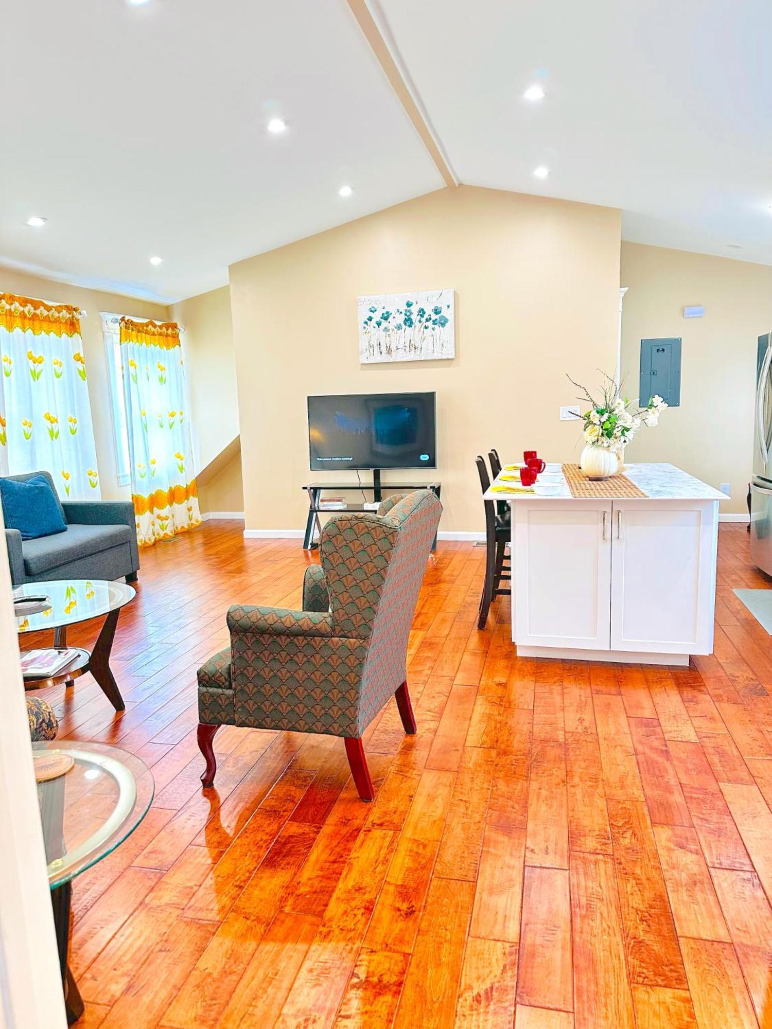 Delightful Dwelling Apartment Бъфало Екстериор снимка