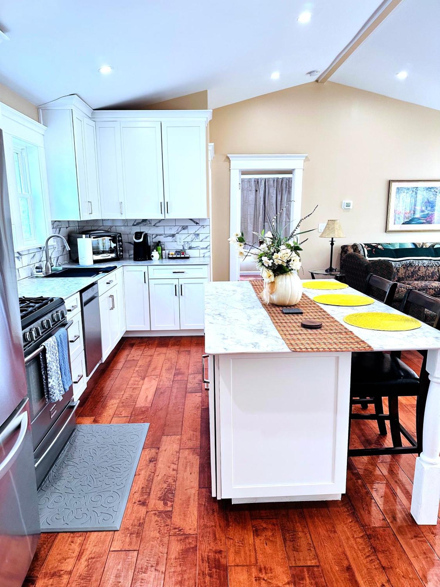 Delightful Dwelling Apartment Бъфало Екстериор снимка